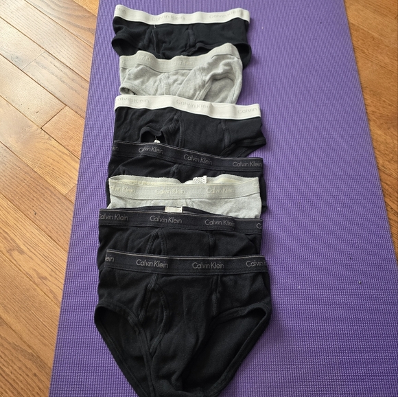 NWT Calvin Klein Men's Black and Gray Briefs Collection Size Small - Picture 3 of 3